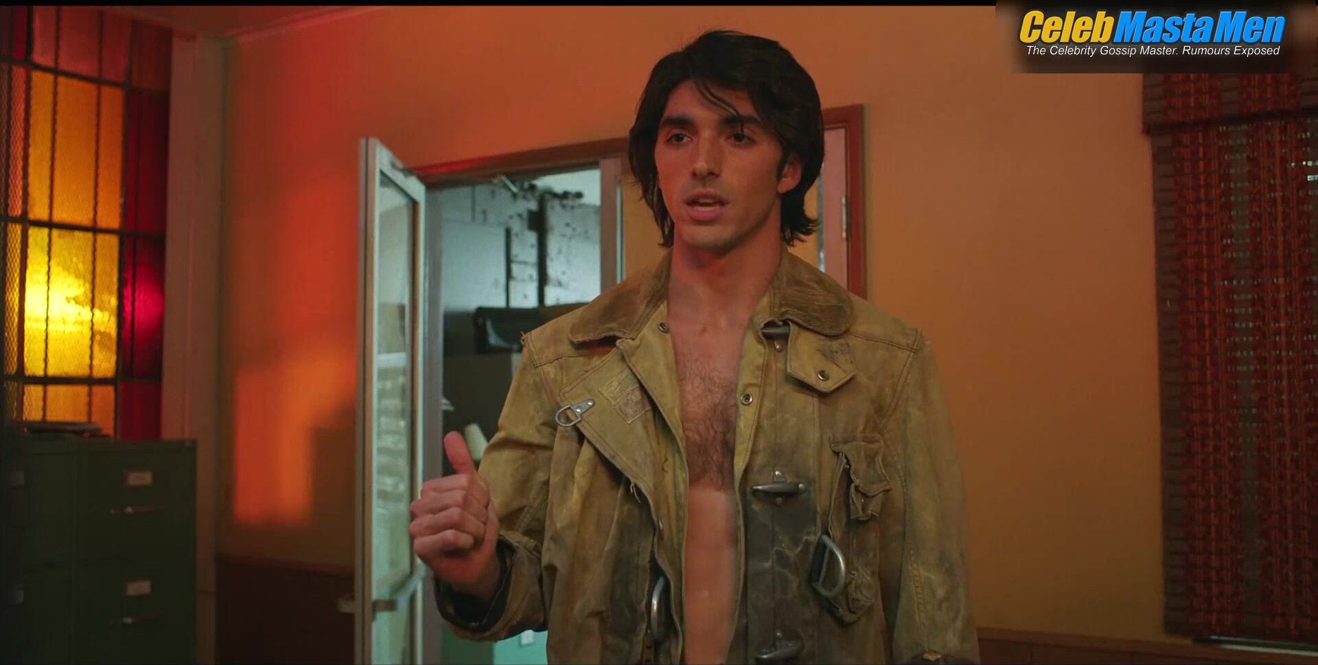 Taylor Zakhar Shirtless, Prosthetic Scene From Minx - Photo 2 of 5