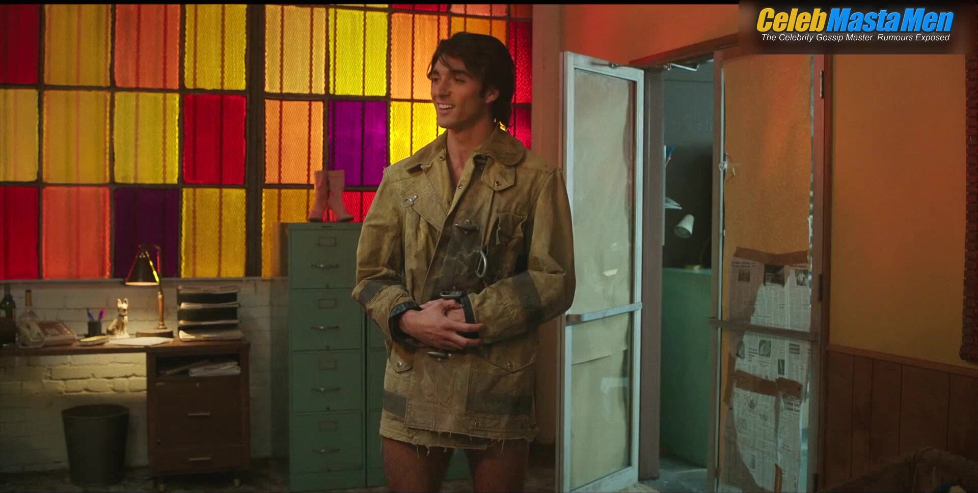 Taylor Zakhar Shirtless, Prosthetic Scene From Minx - Photo 2 of 5 photo 4