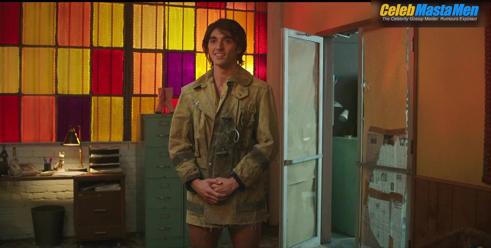 Taylor Zakhar Shirtless, Prosthetic Scene From Minx - Photo 2 of 5 photo 5