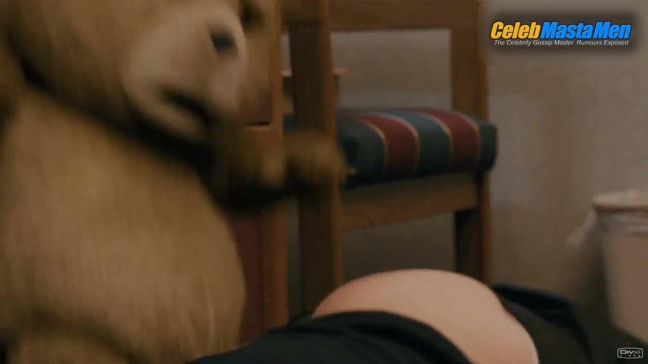 Mark Wahlberg ’s Ass Scene From Ted - Photo 3 of 5 photo 5