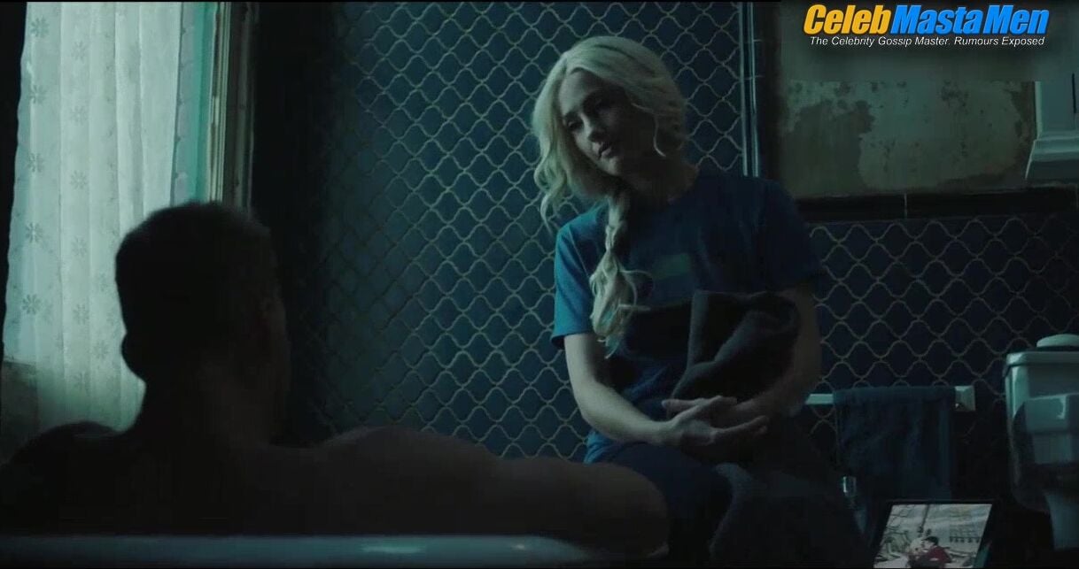 Alan Ritchson ’s Shirtless Scene From Titans - Photo 1 of 5 photo 4