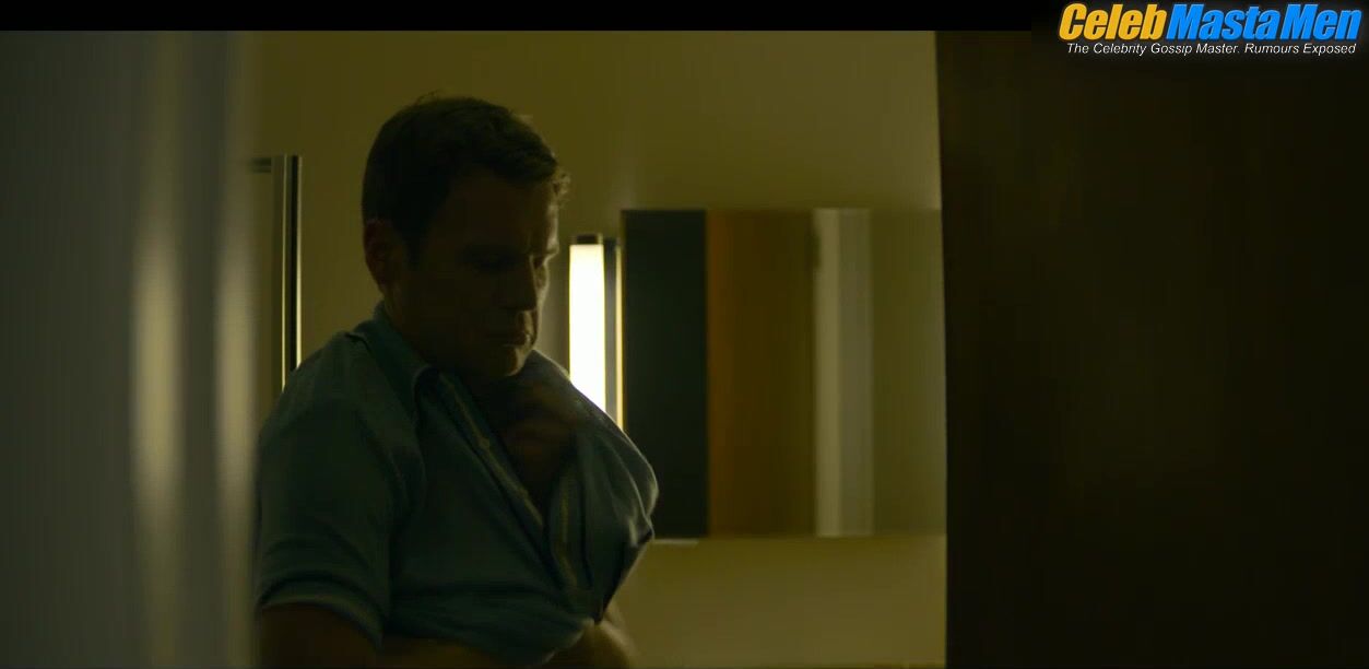 Jonathan Groff Shirtless Scene In Mindhunter - Photo 1 of 5 photo 2