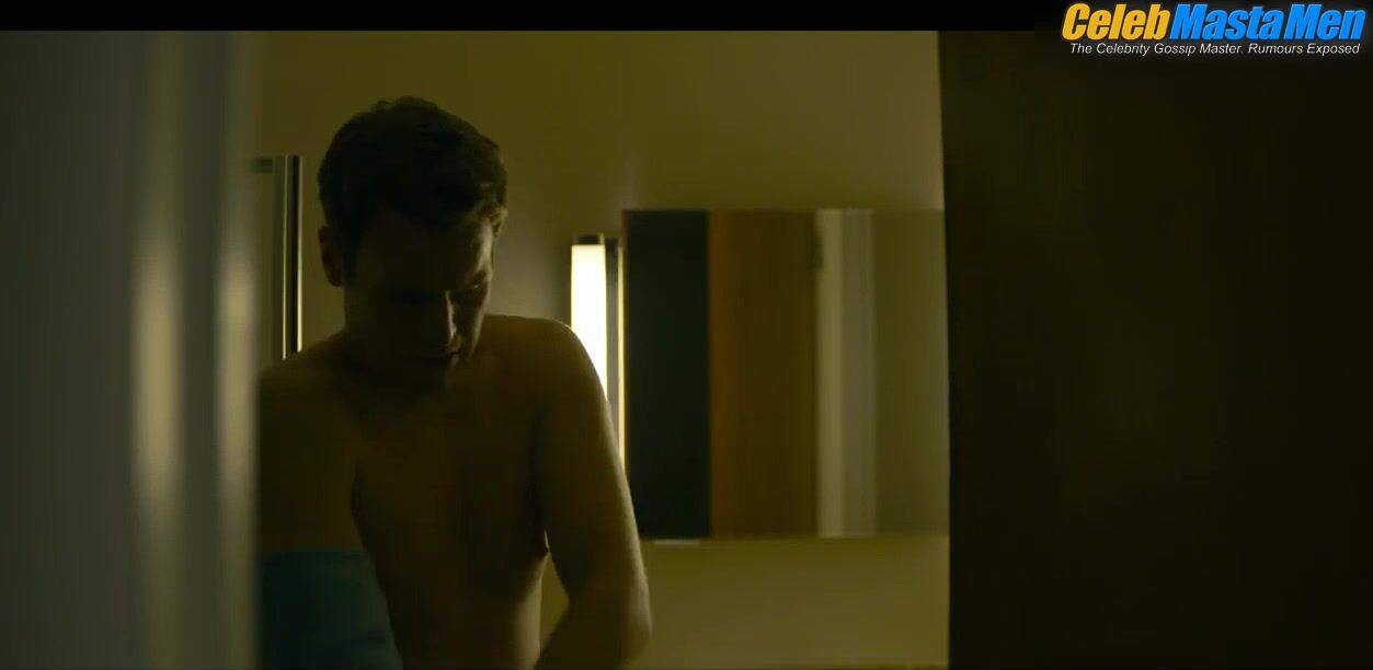 Jonathan Groff Shirtless Scene In Mindhunter - Photo 1 of 5 photo 4