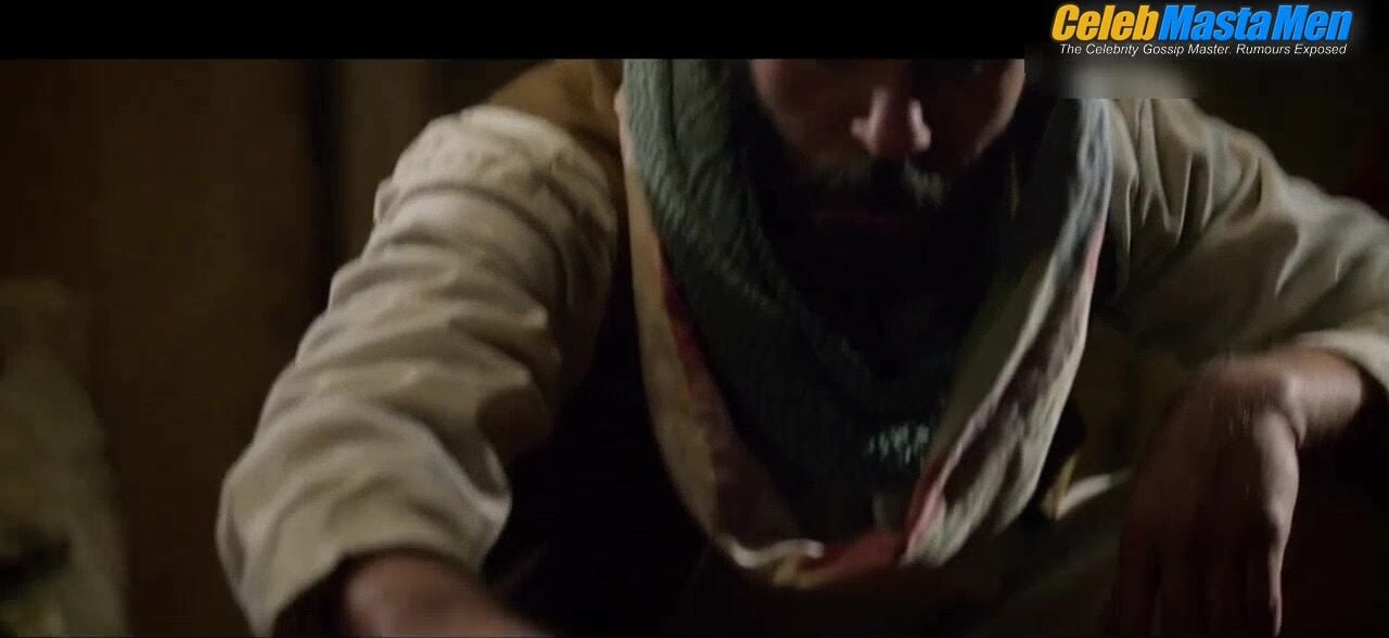 Mark Wahlberg ’s Shirtless Scene From Lone Survivor - Photo 1 of 5 photo 4