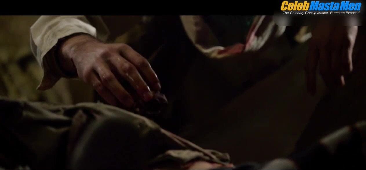 Mark Wahlberg ’s Shirtless Scene From Lone Survivor - Photo 1 of 5 photo 5
