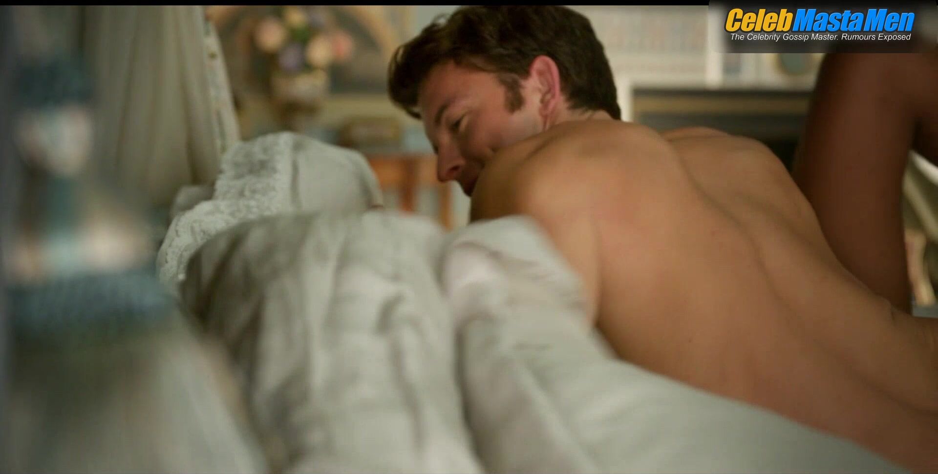 Jonathan Bailey Shirtless In A Straight Scene From Bridgerton - Photo 2 of 5