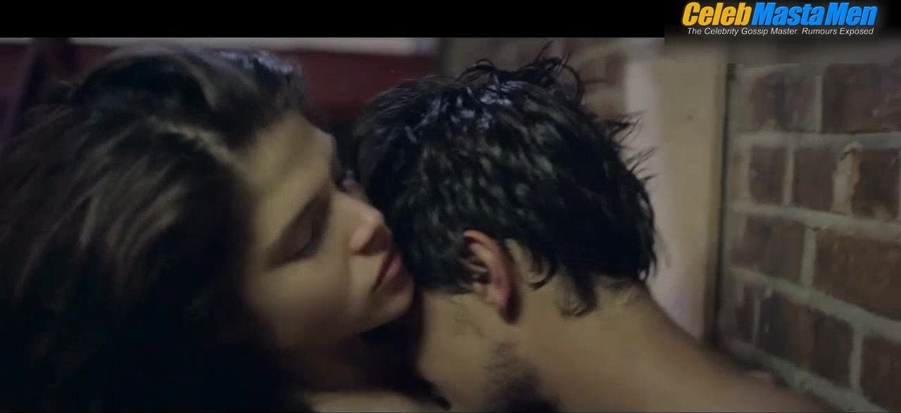 Taylor Lautner Shirtless, Sexy Scene From Tracers - Photo 3 of 5 photo 5