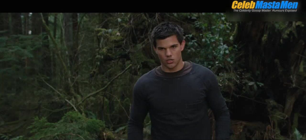 Taylor Lautner Hot, Underwear Scene From The Twilight Saga - Photo 2 of 5
