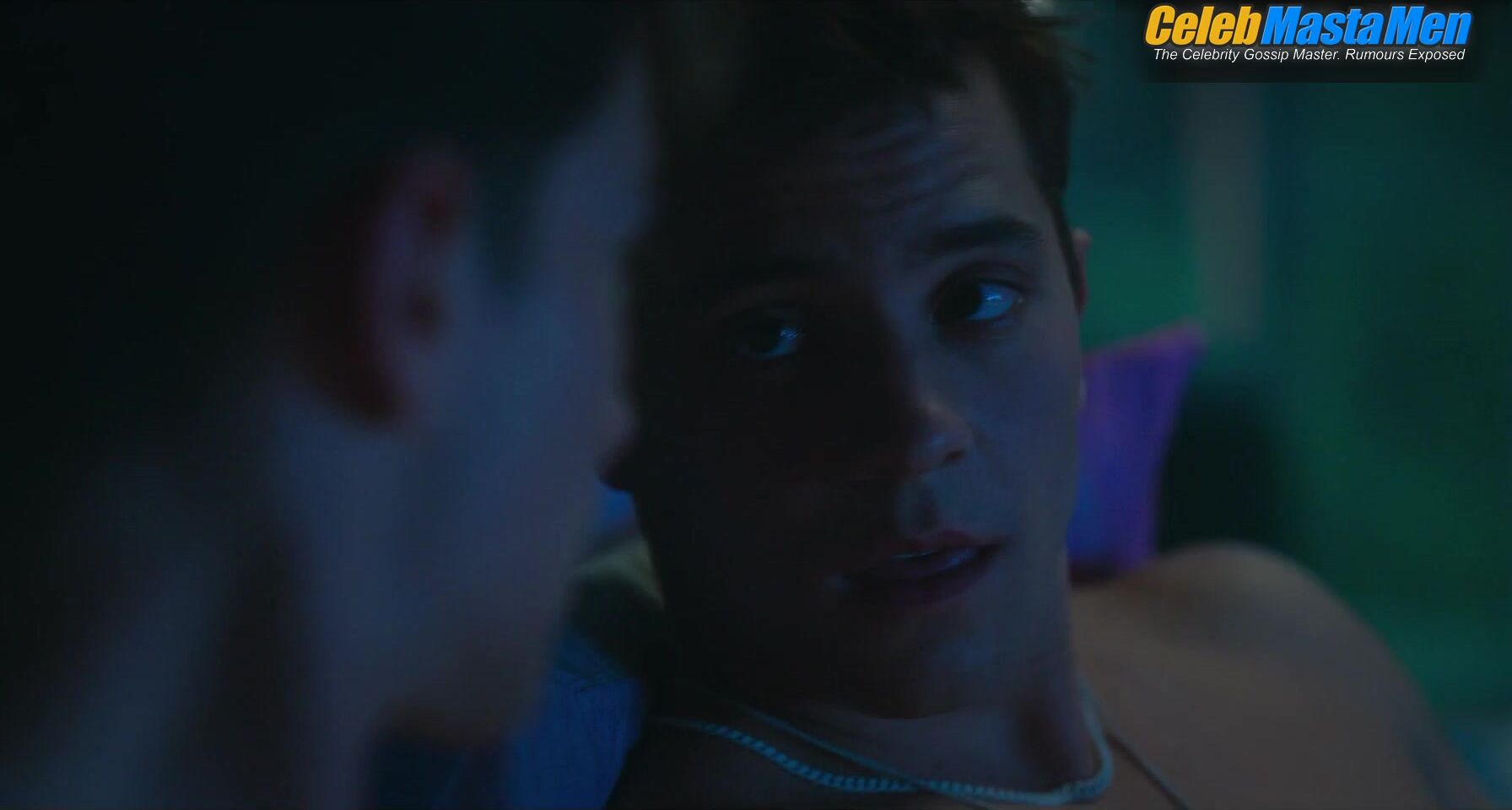 Andre Lamoglia Manu Rios And Shirtless, Underwear Scene - Photo 3 of 5 photo 4