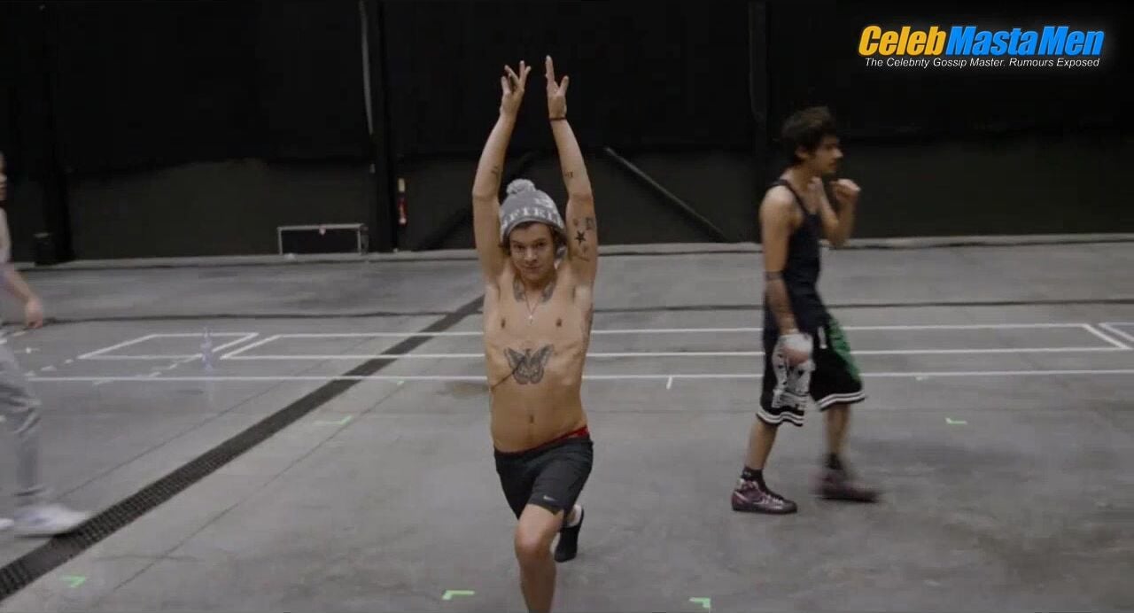 Harry Styles Zayn Malik And Shirtless, Sexy Scene From - Photo 1 of 5 photo 5