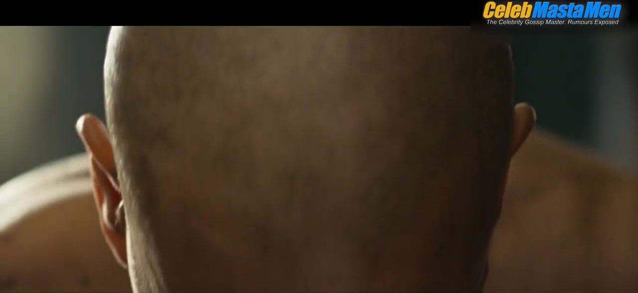 Matt Damon Shirtless Scene In Elysium - Photo 2 of 5 photo 1