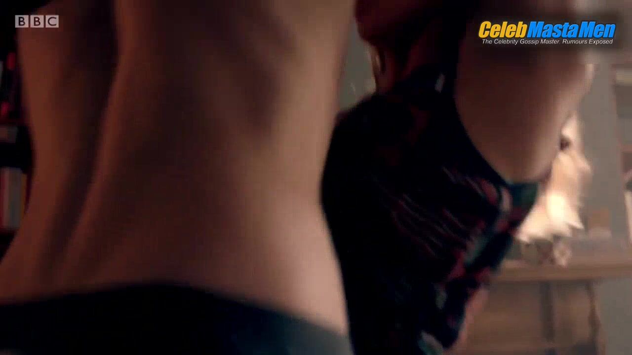 Harris Dickinson ’s Sexy Scene From Clique - Photo 1 of 5