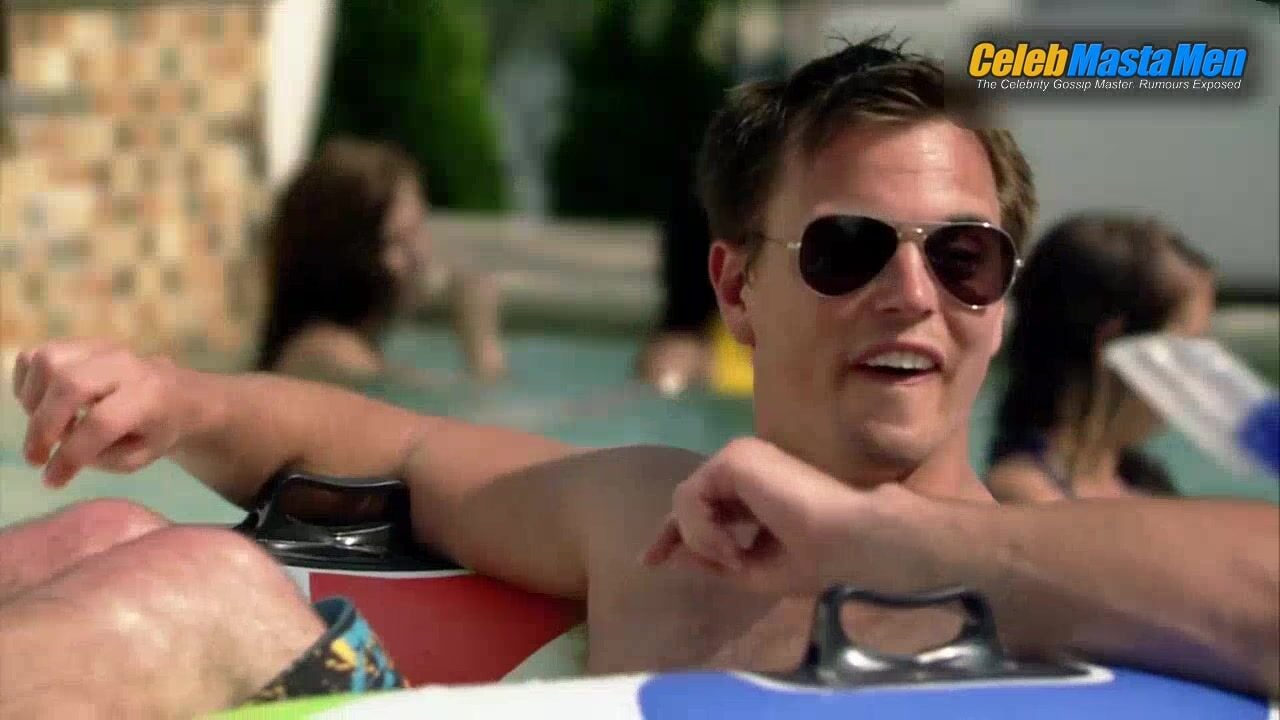 Alan Ritchson Darin Brooks, And Chris Romano Shirtless - Photo 1 of 5 photo 4