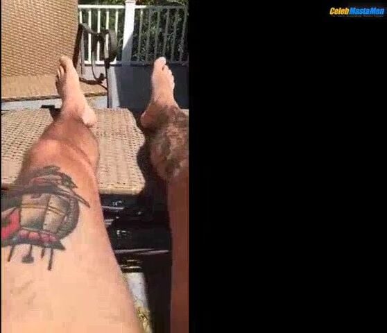 Tyler Posey Underwear, Dick Scene In Sexy Penis Bulge - Photo 2 of 5