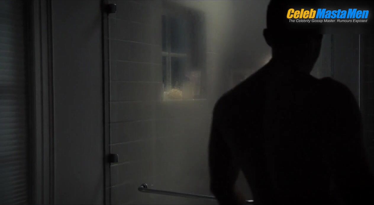Luke Evans Sexy Scene From The Girl On The Train - Photo 2 of 5 photo 1
