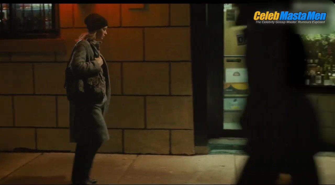 Luke Evans Sexy Scene From The Girl On The Train - Photo 2 of 5 photo 4