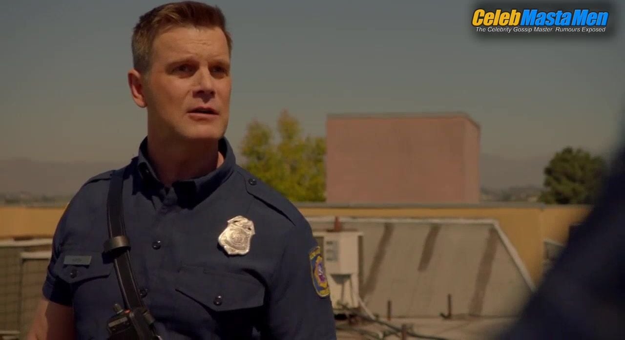 Oliver Stark ’s Sexy Scene From 9-1-1 - Photo 3 of 5 photo 5