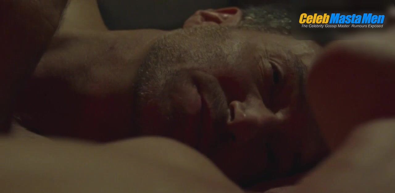 Douglas Everett Davis Harris Dickinson And Hot Scene From Beach - Photo 1 of 5 photo 5