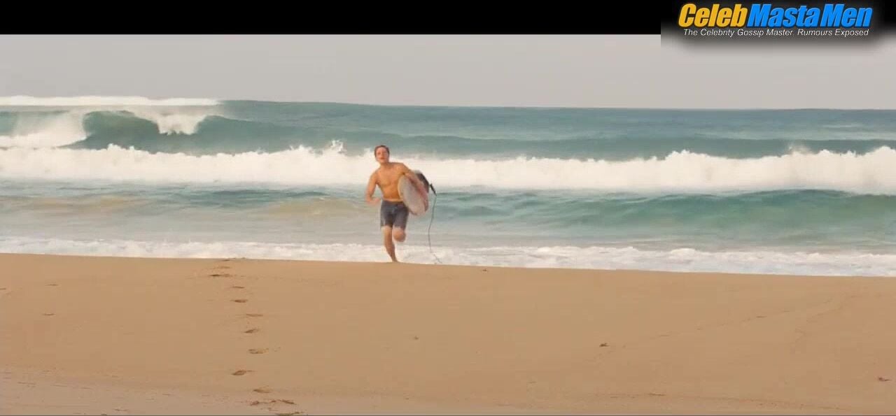 Josh Hutcherson Shirtless, Sexy Scene From Escobar Paradise - Photo 1 of 5