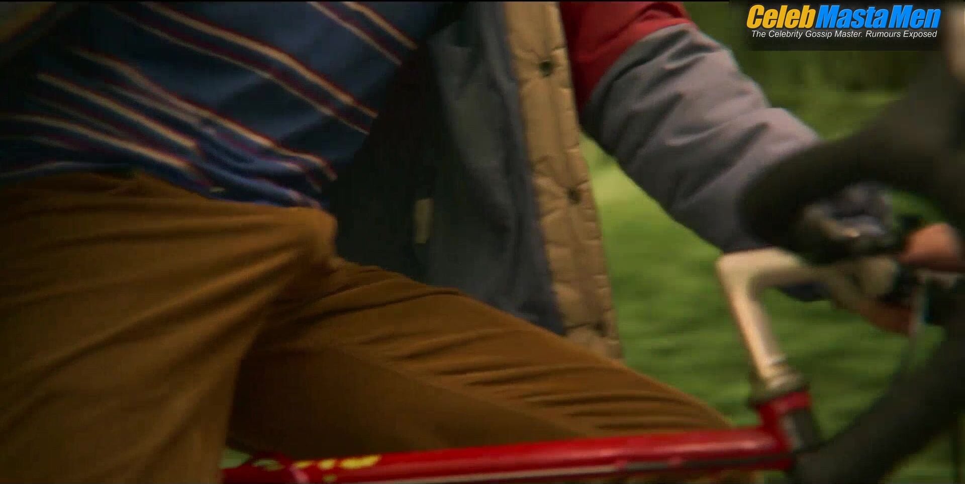 Asa Butterfield ’s Prosthetic Erect Scene In Sex - Photo 2 of 5 photo 4