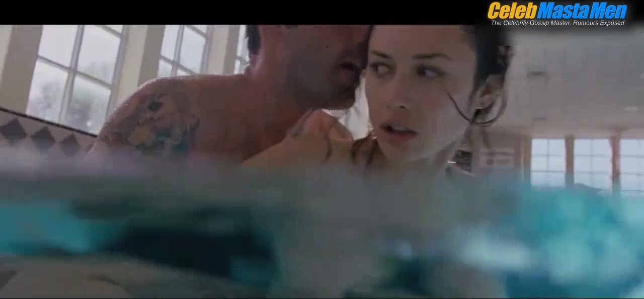 Ben Affleck Shirtless, Straight Scene From To The Wonder - Photo 3 of 5 photo 4