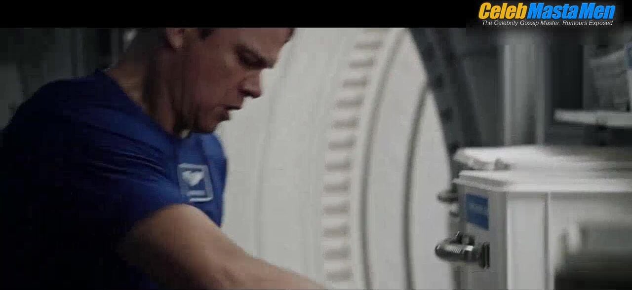 Matt Damon Shirtless Scene In The Martian - Photo 3 of 5 photo 1