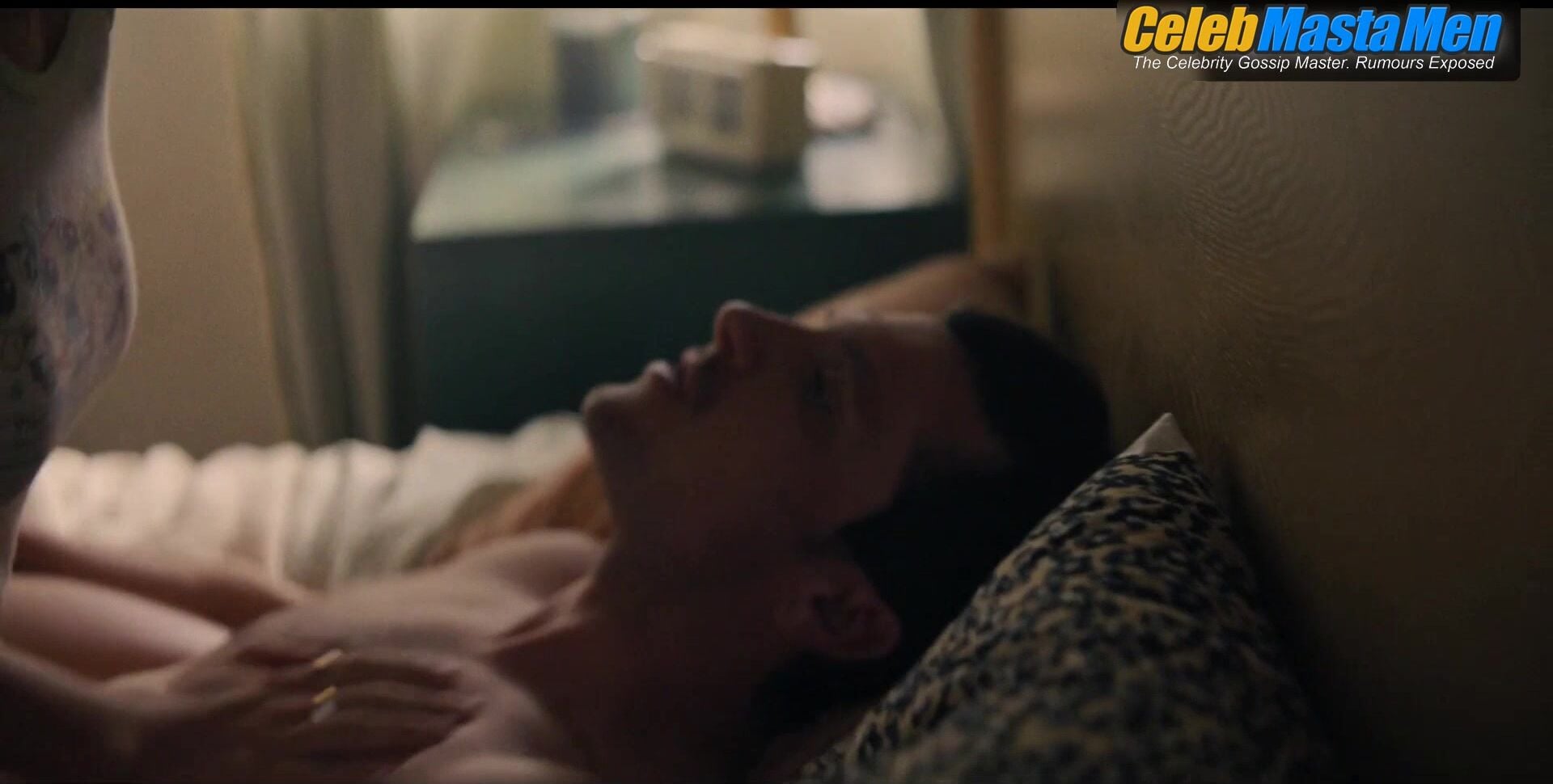 Josh Hutcherson Shirtless, Straight Sex Scene From I Love La - Photo 1 of 5