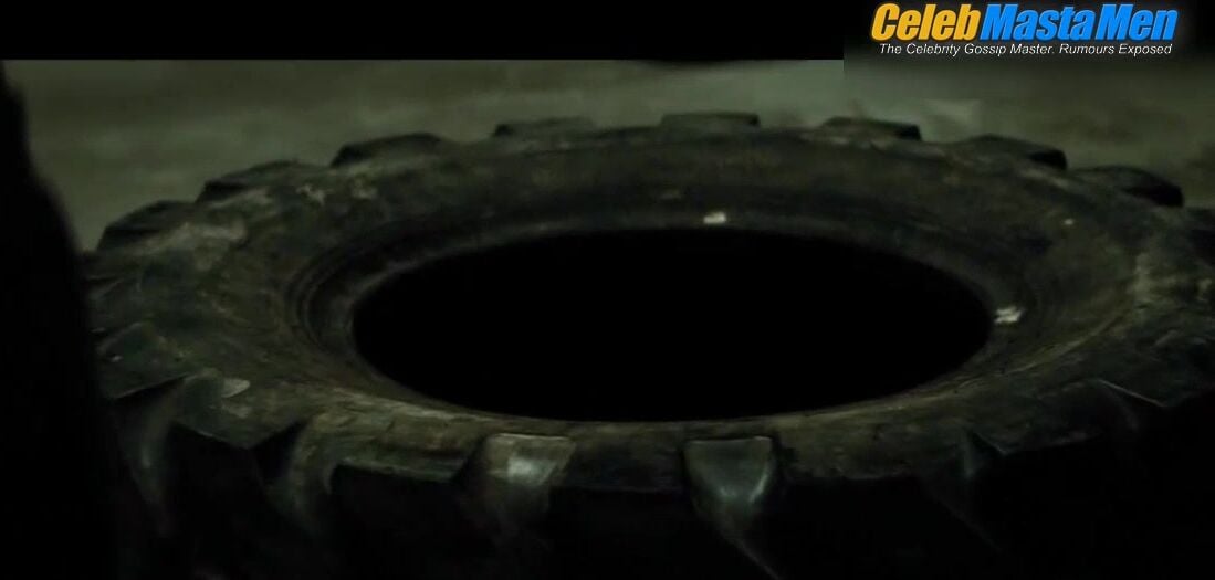 Ben Affleck Shirtless, Sexy Scene From Batman V Superman - Photo 2 of 5 photo 1