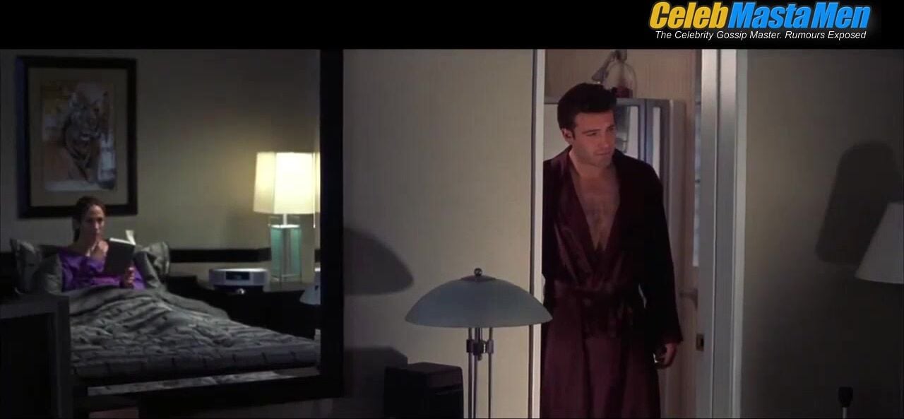 Ben Affleck Shirtless Scene In Gigli - Photo 2 of 5