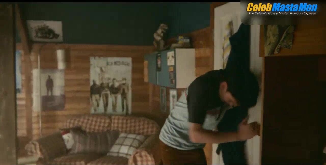 Asa Butterfield ’s Underwear And Prosthetic Scene In - Photo 1 of 5