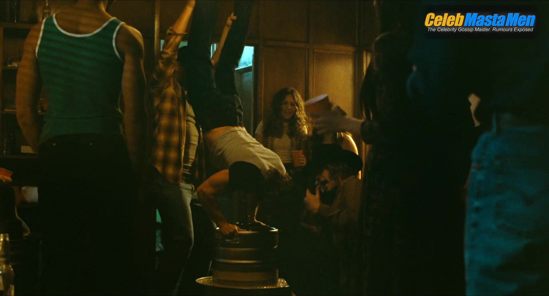 Jeremy Allen White ’s Shirtless Scene From The Iron Claw - Photo 3 of 5 photo 1