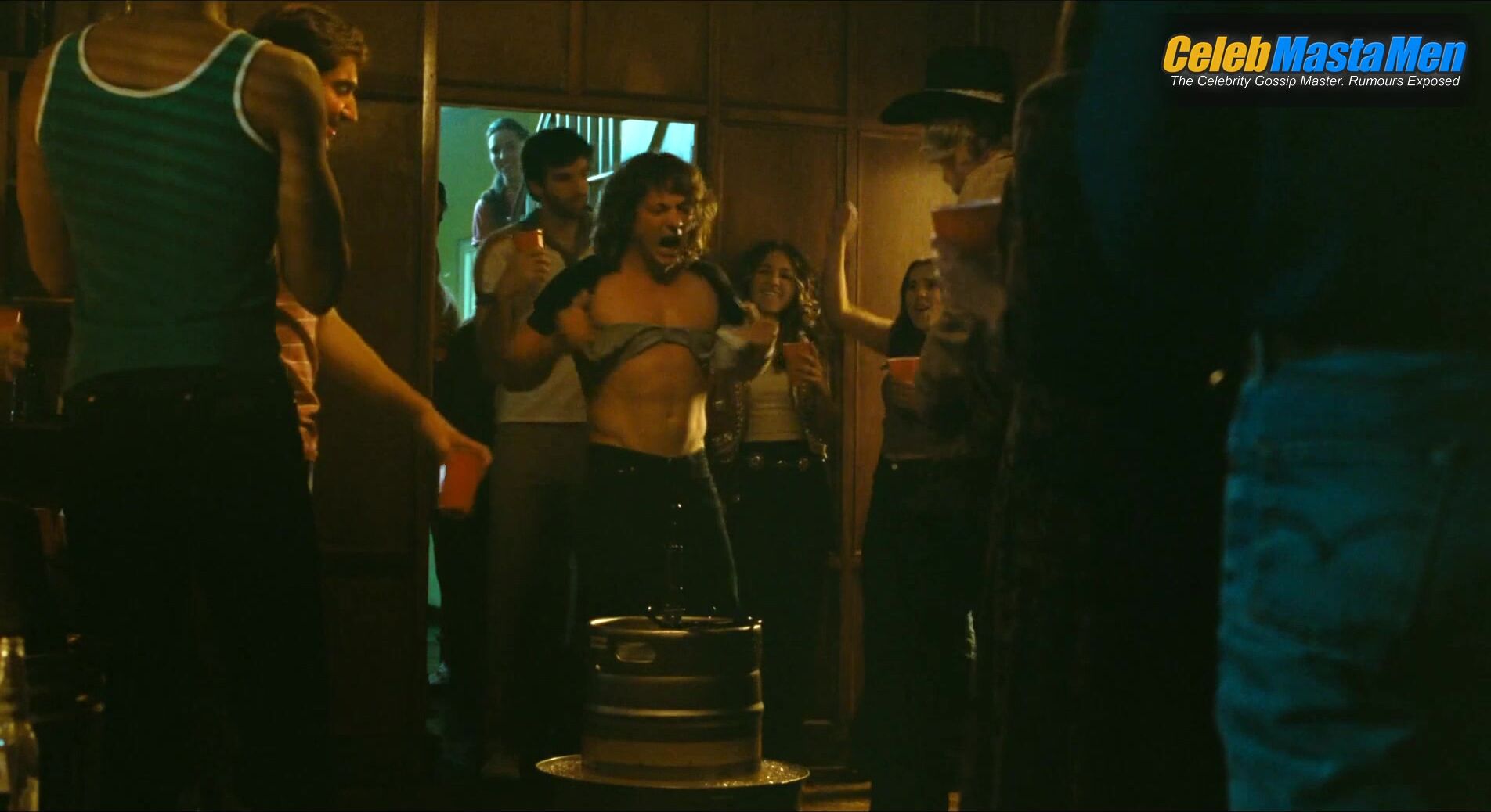 Jeremy Allen White ’s Shirtless Scene From The Iron Claw - Photo 3 of 5 photo 5