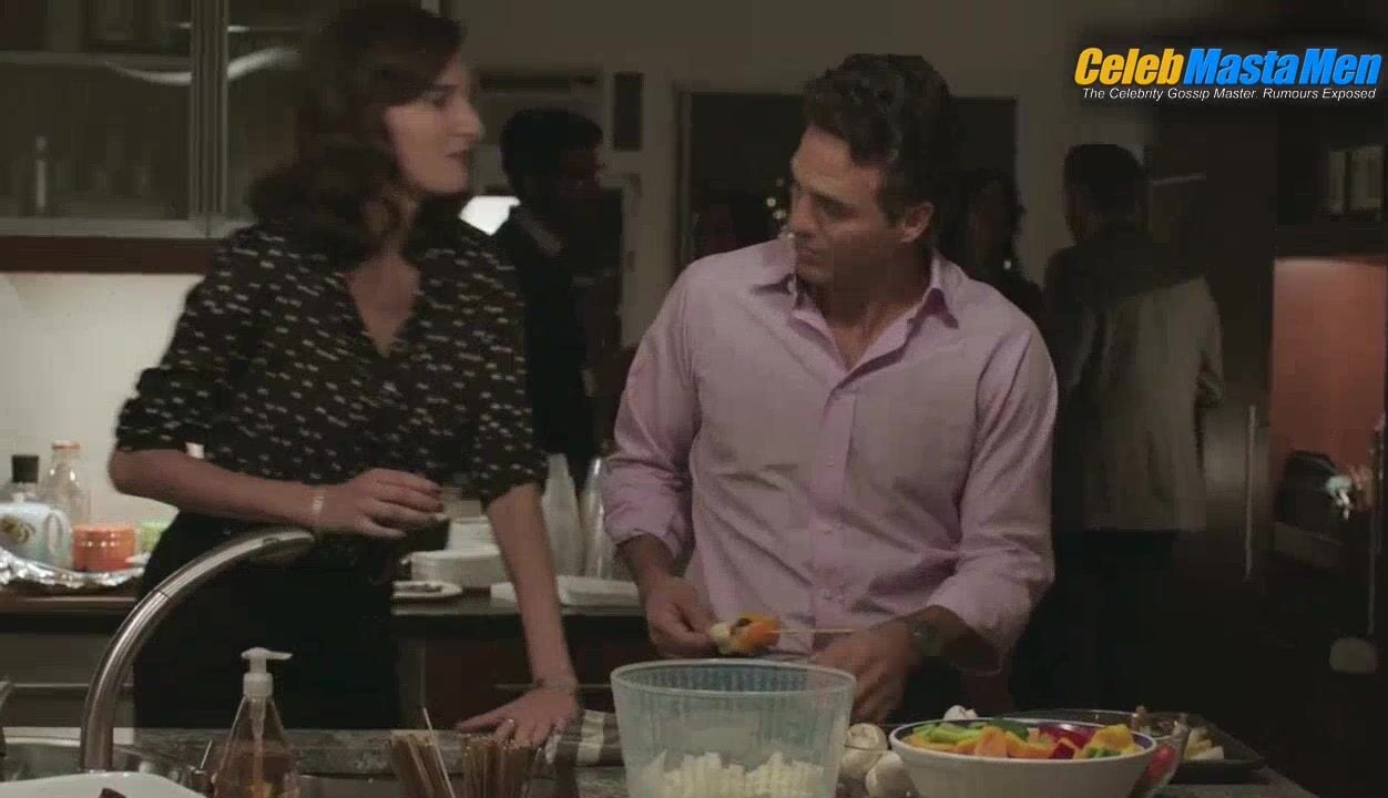 Mark Ruffalo ’s Shirtless, Straight Scene In Thanks - Photo 2 of 5 photo 1