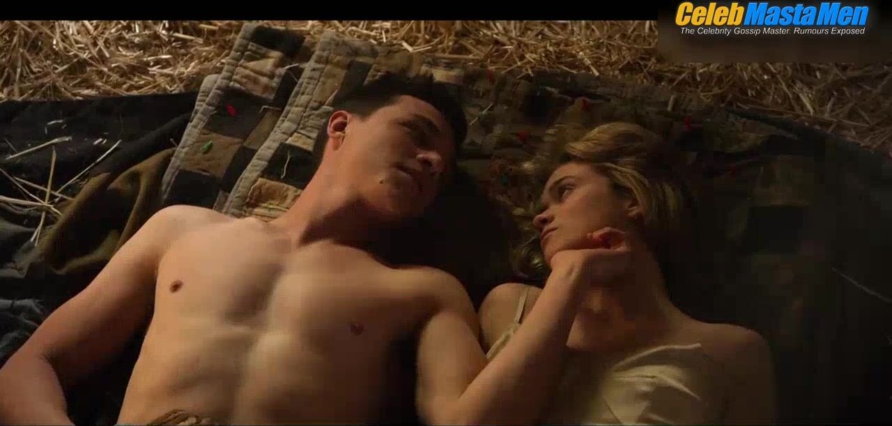 Finn Wittrock ’s Shirtless Scene From Ratched - Photo 2 of 5 photo 1