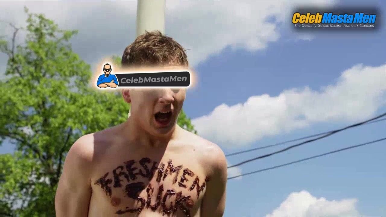 Jeremy Allen White Shirtless,underwear Scene From Movie 43 - Photo 1 of 5 photo 4