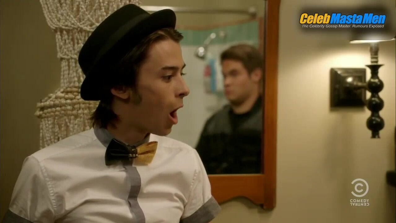 Adam Devine ’s Sexy Scene From Workaholics - Photo 2 of 5