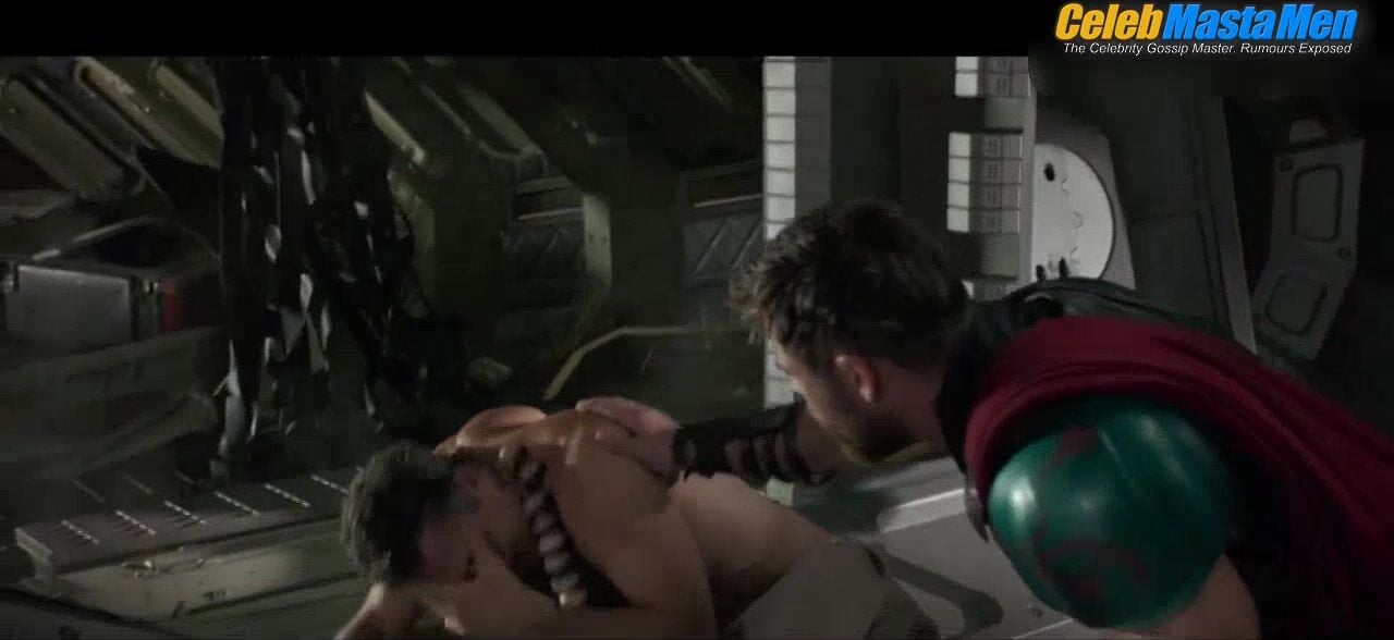 Mark Ruffalo ’s Sexy Scene From Thor Ragnarok - Photo 2 of 5 photo 1