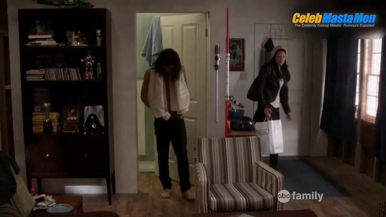 Avan Jogia ’s Shirtless, Sexy Scene In Twisted - Photo 1 of 5 photo 2
