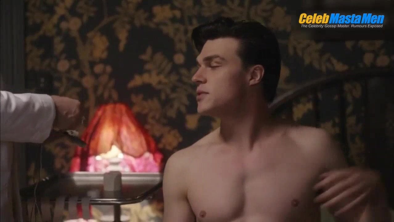 Bobby Campo Finn Wittrock And Shirtless, Sexy Scene From - Photo 1 of 5