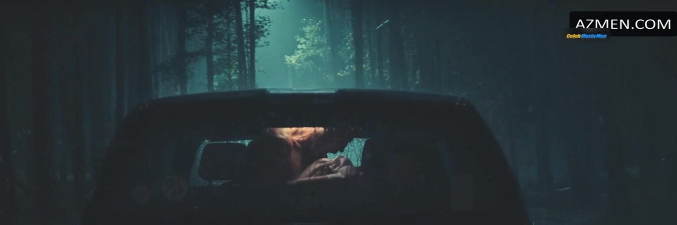 Jon Bernthal Shirtless, Straight Scene From His & - Photo 4 of 5