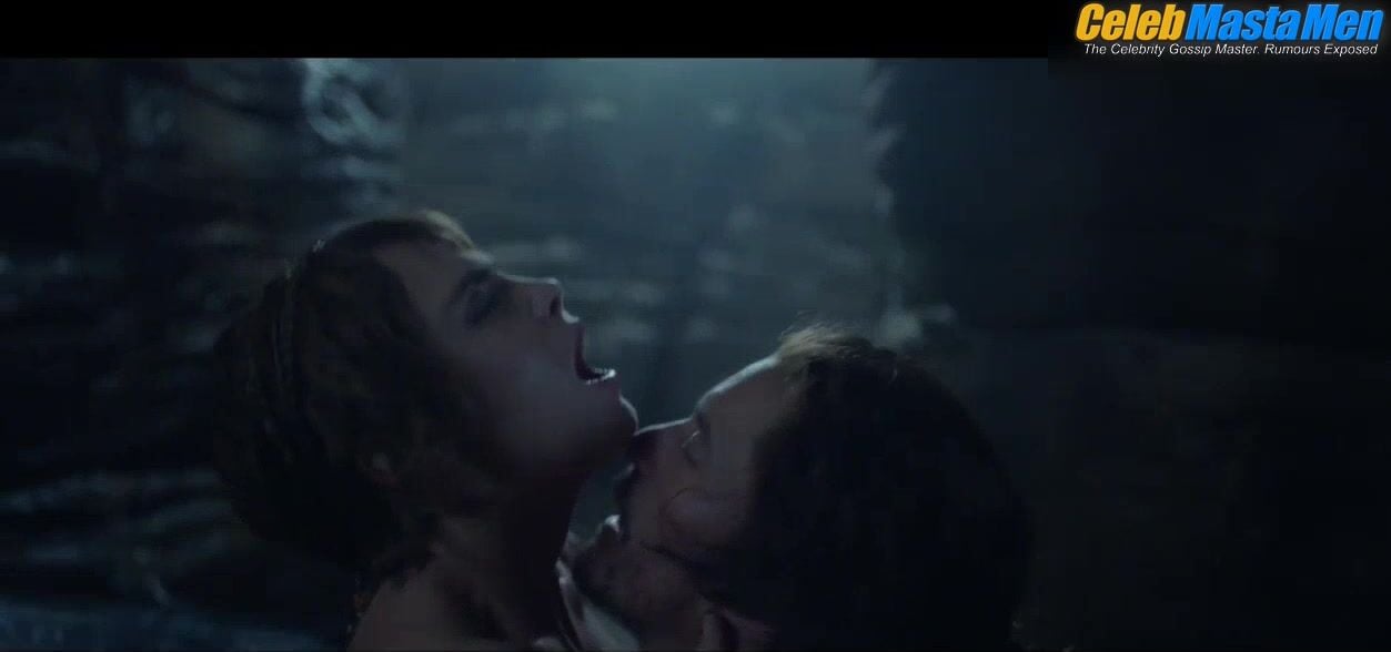 Orlando Bloom Ass In A Straight Scene From Carnival Row - Photo 3 of 5 photo 2