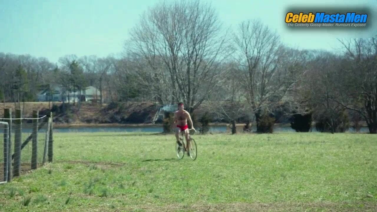 Mark Ruffalo ’s Bulge And Sexy Scene In Infinitely - Photo 2 of 5 photo 1