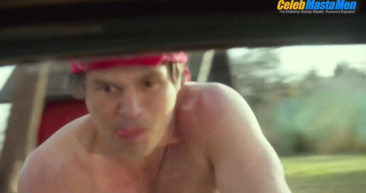 Mark Ruffalo ’s Bulge And Sexy Scene In Infinitely - Photo 2 of 5