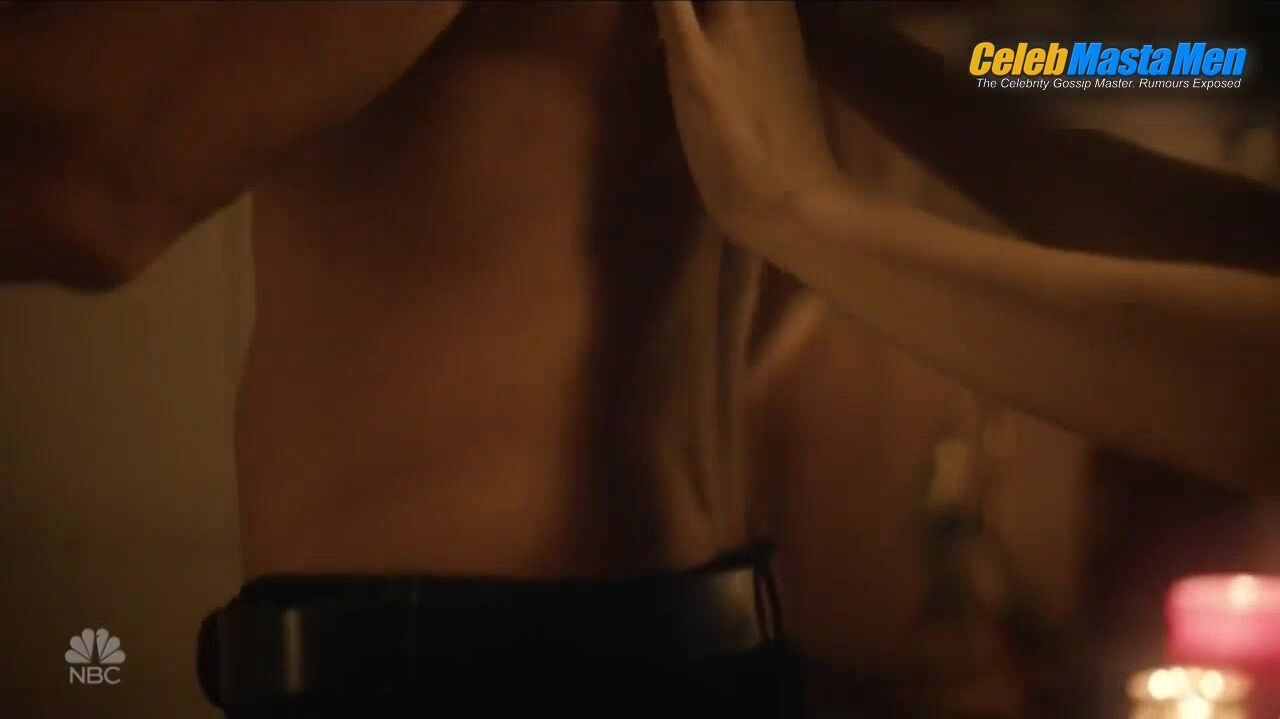 Justin Hartley Sexy Scene In This Is Us - Photo 2 of 5 photo 4
